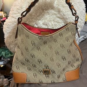 Like new condition dooney and Bourke shoulder bag